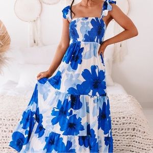 🆕 /CHARLOTTE/ Blue Floral Flowy Maxi Dress